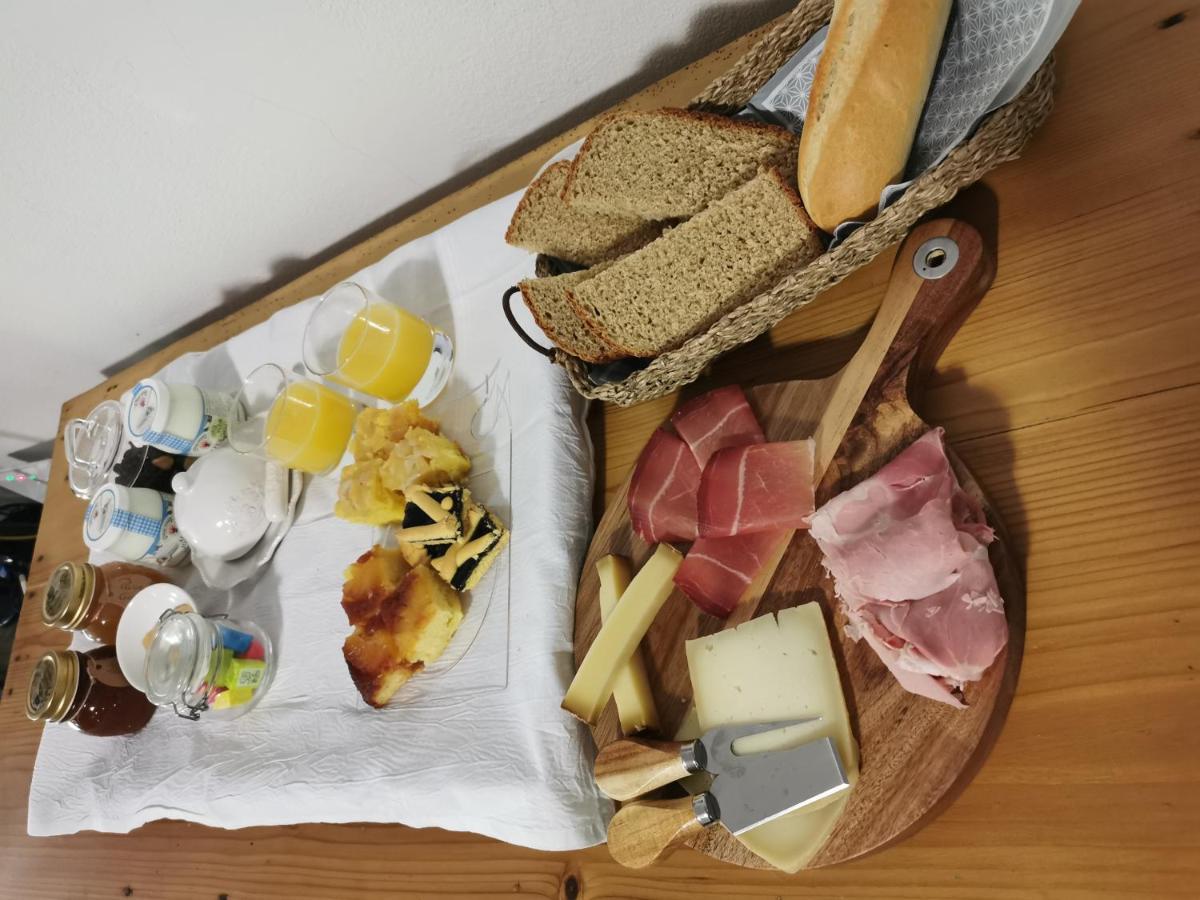 Bed & Breakfast Sentiero 54 カンティアーノ エクステリア 写真
